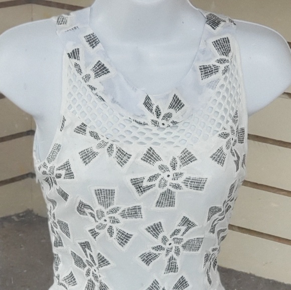 Traje Ligero y delicado - Picture 3 of 3